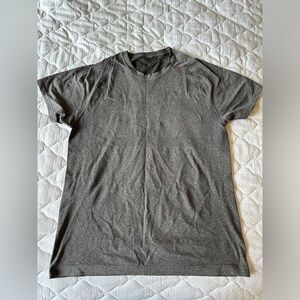 Men’s lululemon tech t-shirt size L